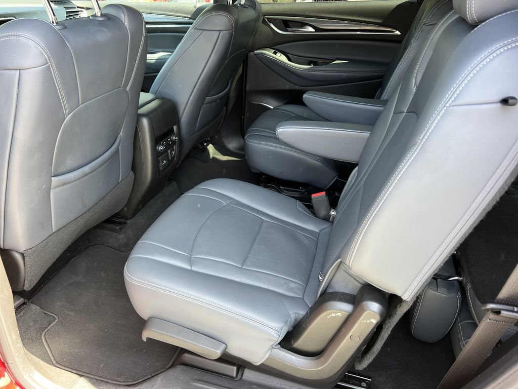 Used 2024 Buick Enclave Premium image 17