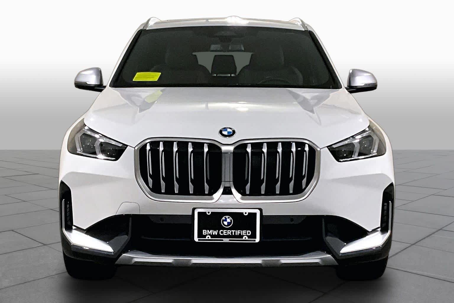 Used 2023 BMW X1 xDrive28i w/ Premium Package AWD/4WD image 3