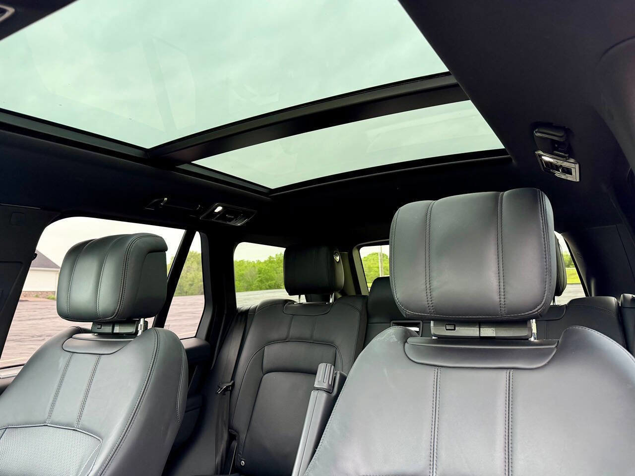 Used 2019 Land Rover Range Rover Supercharged AWD/4WD image 14