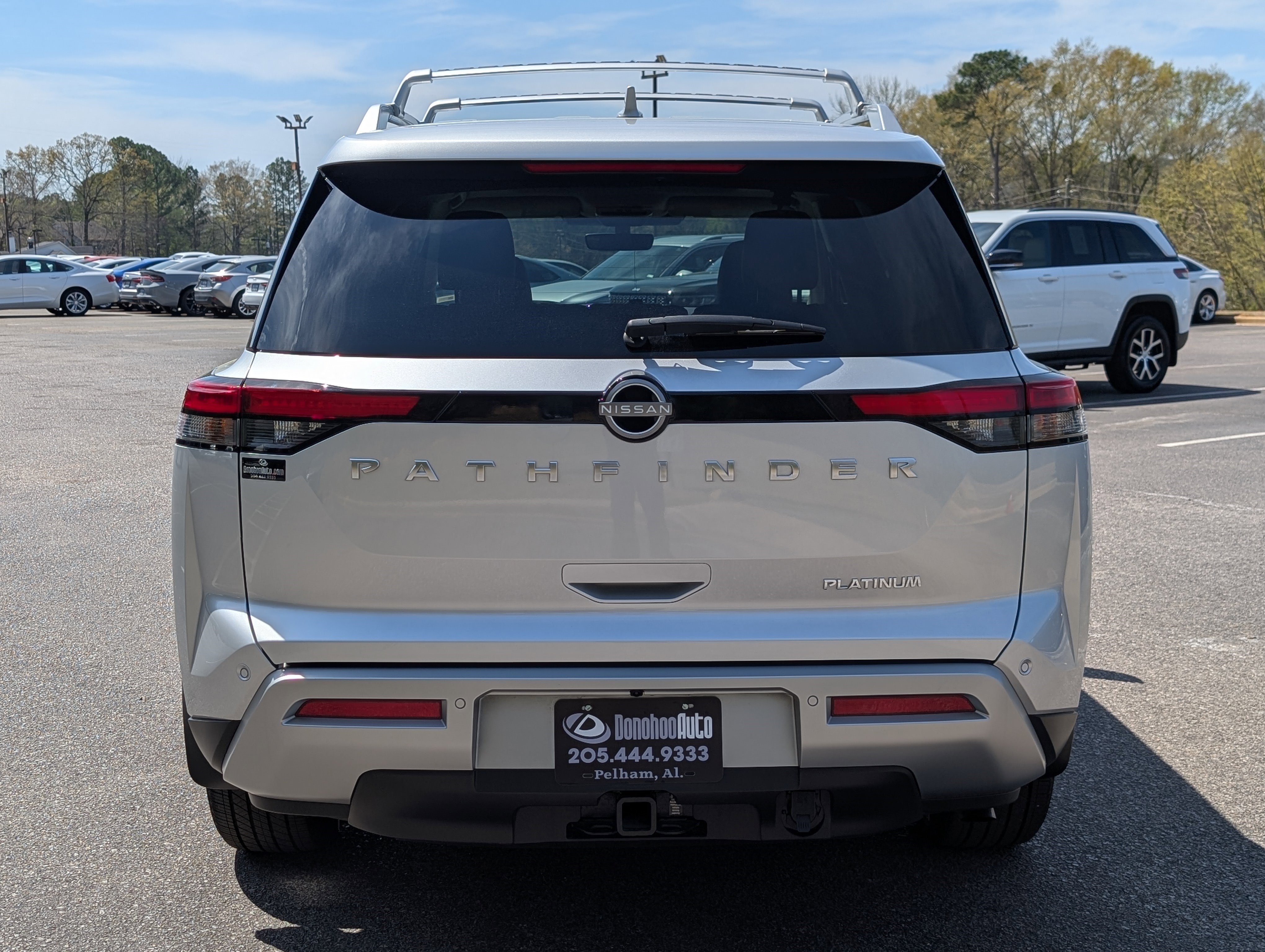 Used 2025 Nissan Pathfinder Platinum FWD image 8