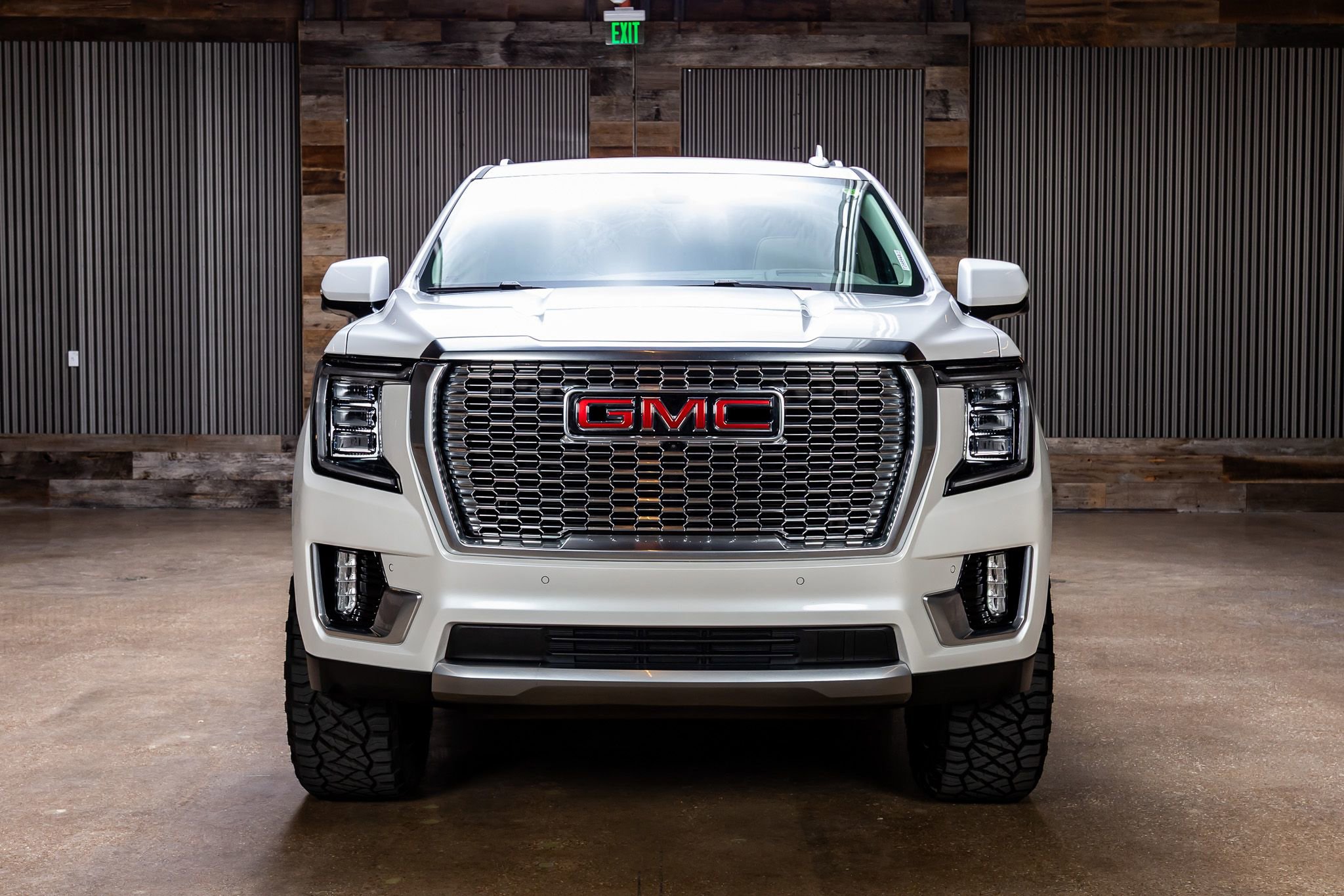 Used 2022 GMC Yukon XL Denali w/ Max Trailering Package image 2