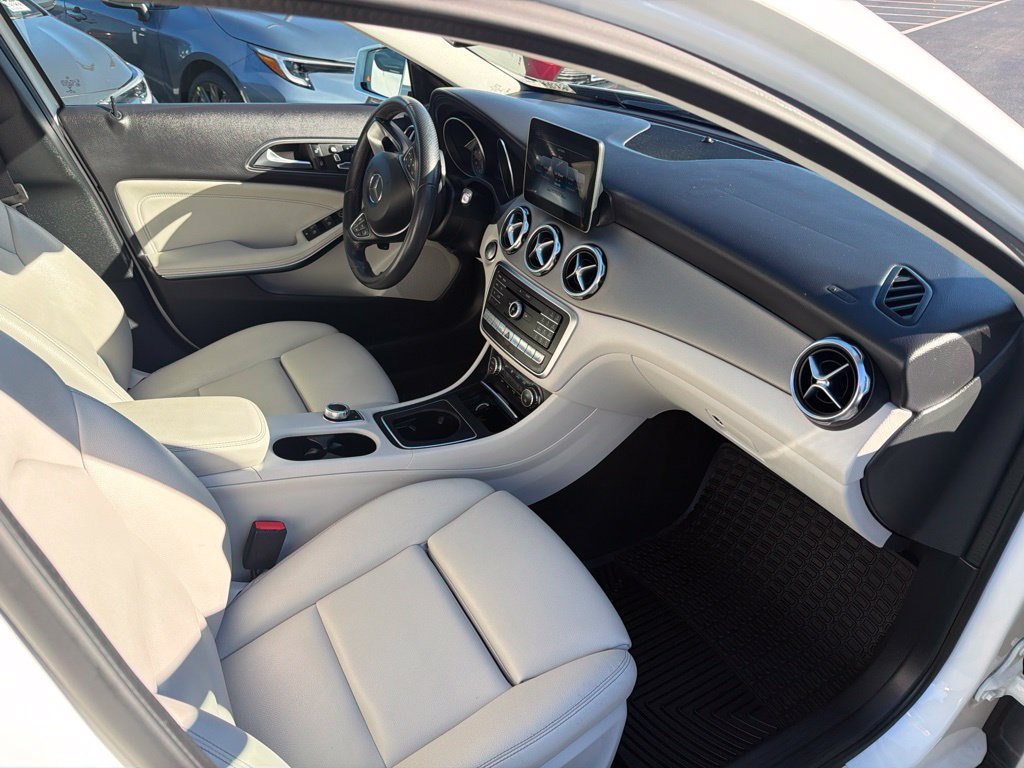 Used 2020 Mercedes-Benz GLA 250 4MATIC image 11