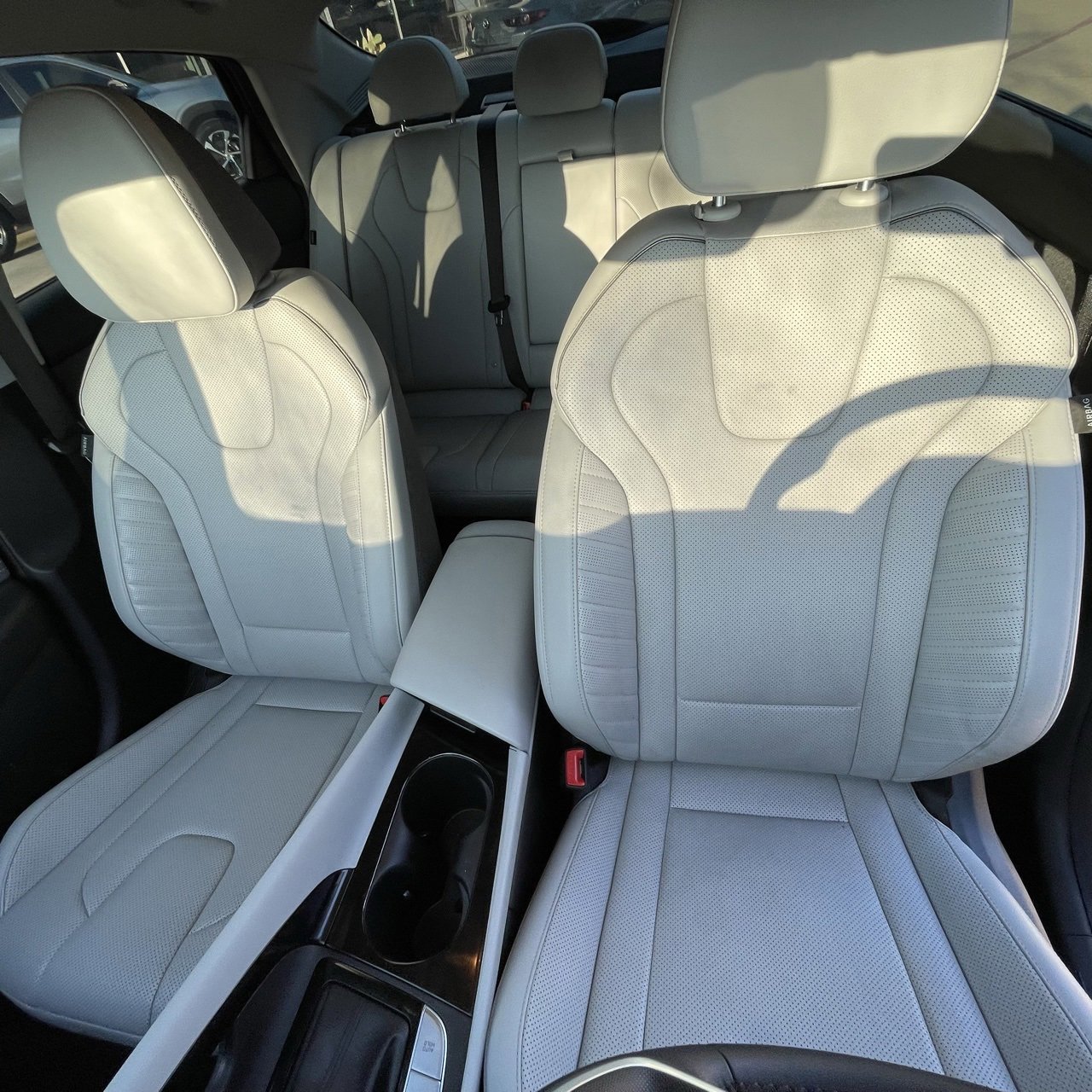 Used 2025 Hyundai Elantra Limited image 21