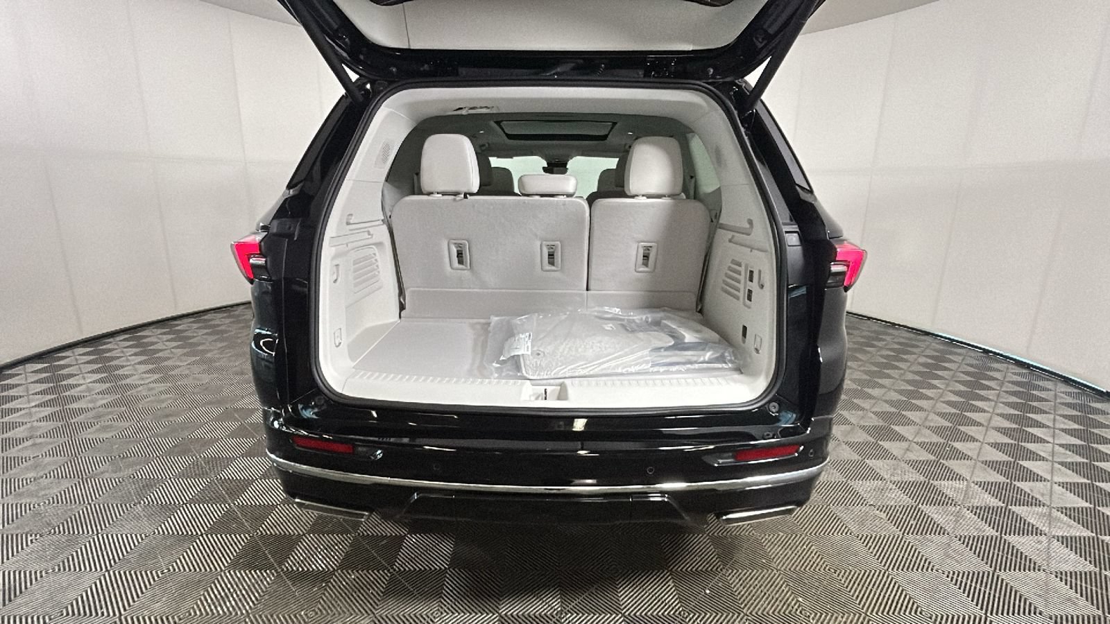 New 2026 Buick Enclave Avenir w/ Super Cruise Package AWD/4WD image 30
