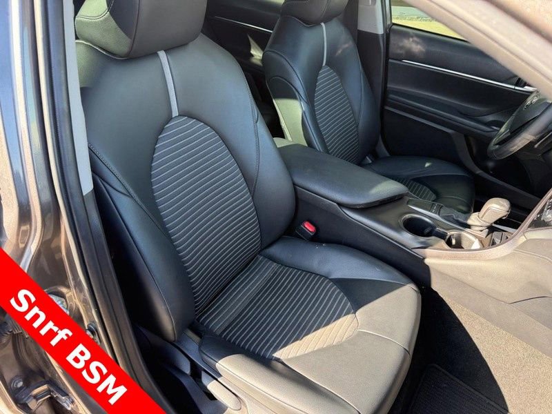 Used 2023 Toyota Camry SE w/ Convenience Package image 11