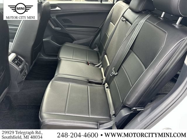 Used 2021 Volkswagen Tiguan SE w/ Panoramic Sunroof Package AWD/4WD image 15