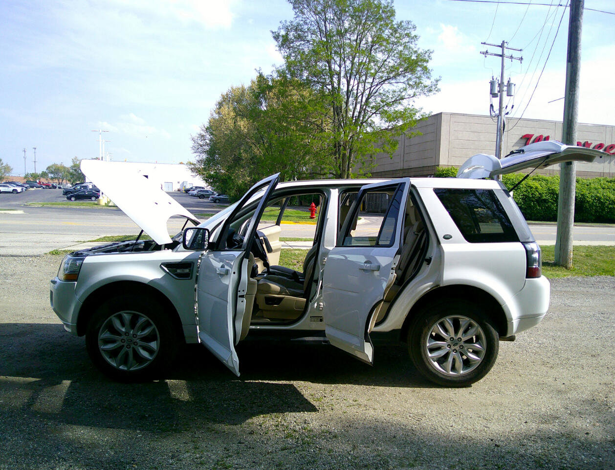 Used 2013 Land Rover LR2 image 47