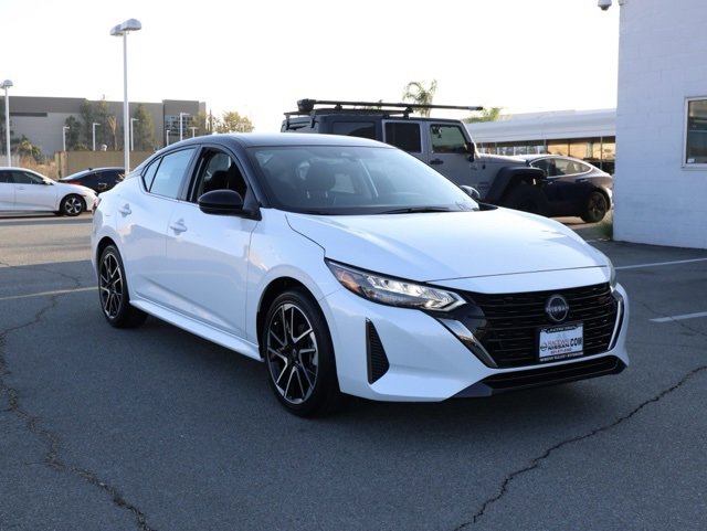 New 2025 Nissan Sentra SR image 2