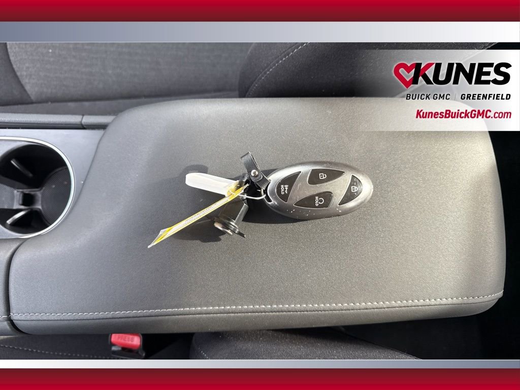 Used 2025 Hyundai Sonata SEL FWD image 18