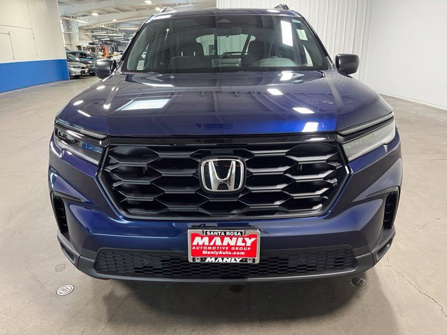 Used 2025 Honda Pilot Sport image 8