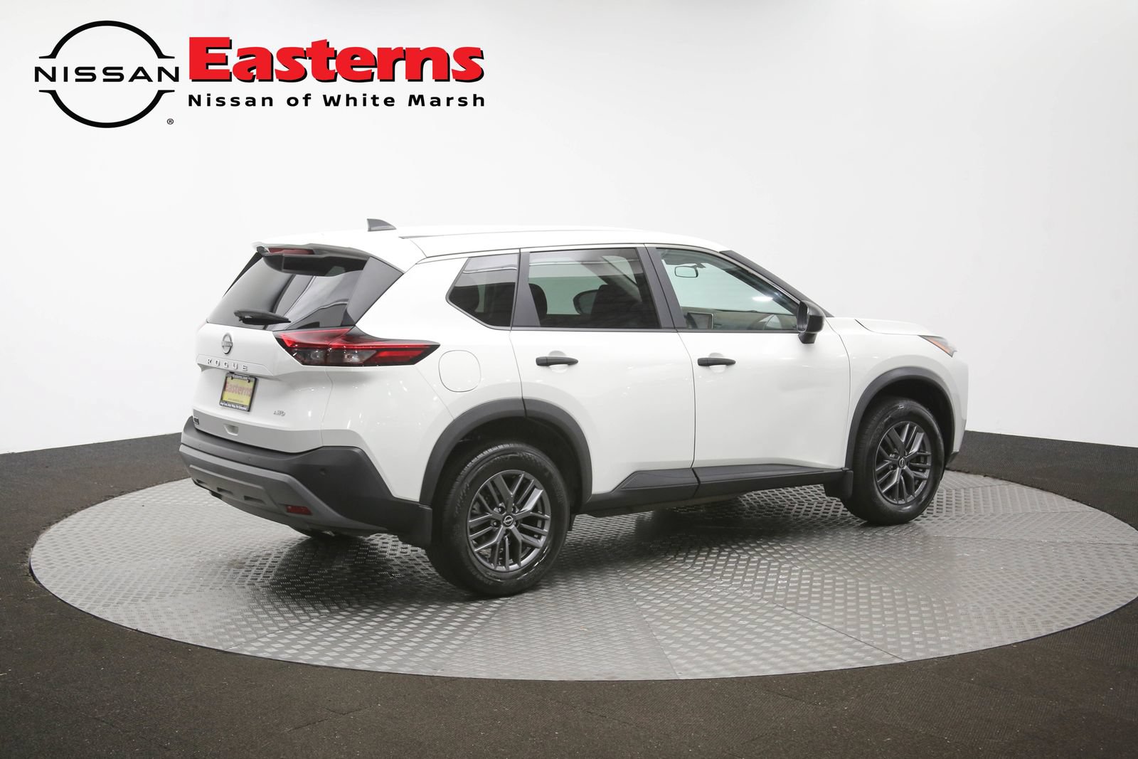 Used 2023 Nissan Rogue S AWD/4WD image 41