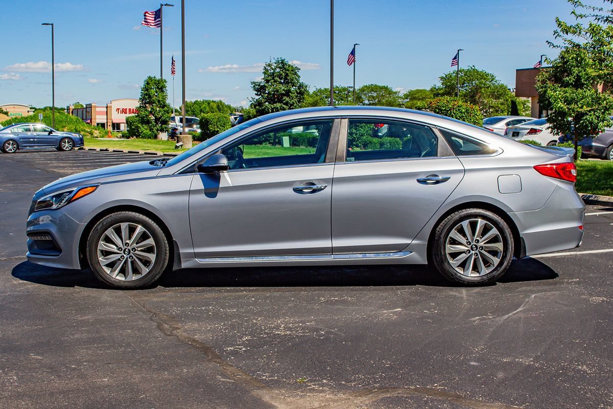 Used 2016 Hyundai Sonata Sport w/ Option Group 02 FWD image 5