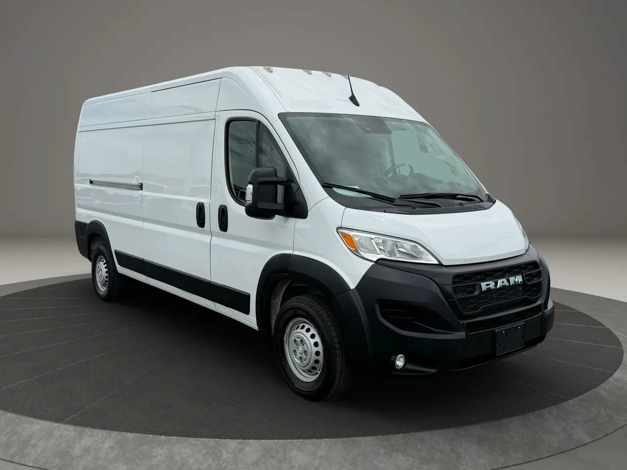 Used 2025 RAM ProMaster 2500 w/ Convenience Group FWD image 8
