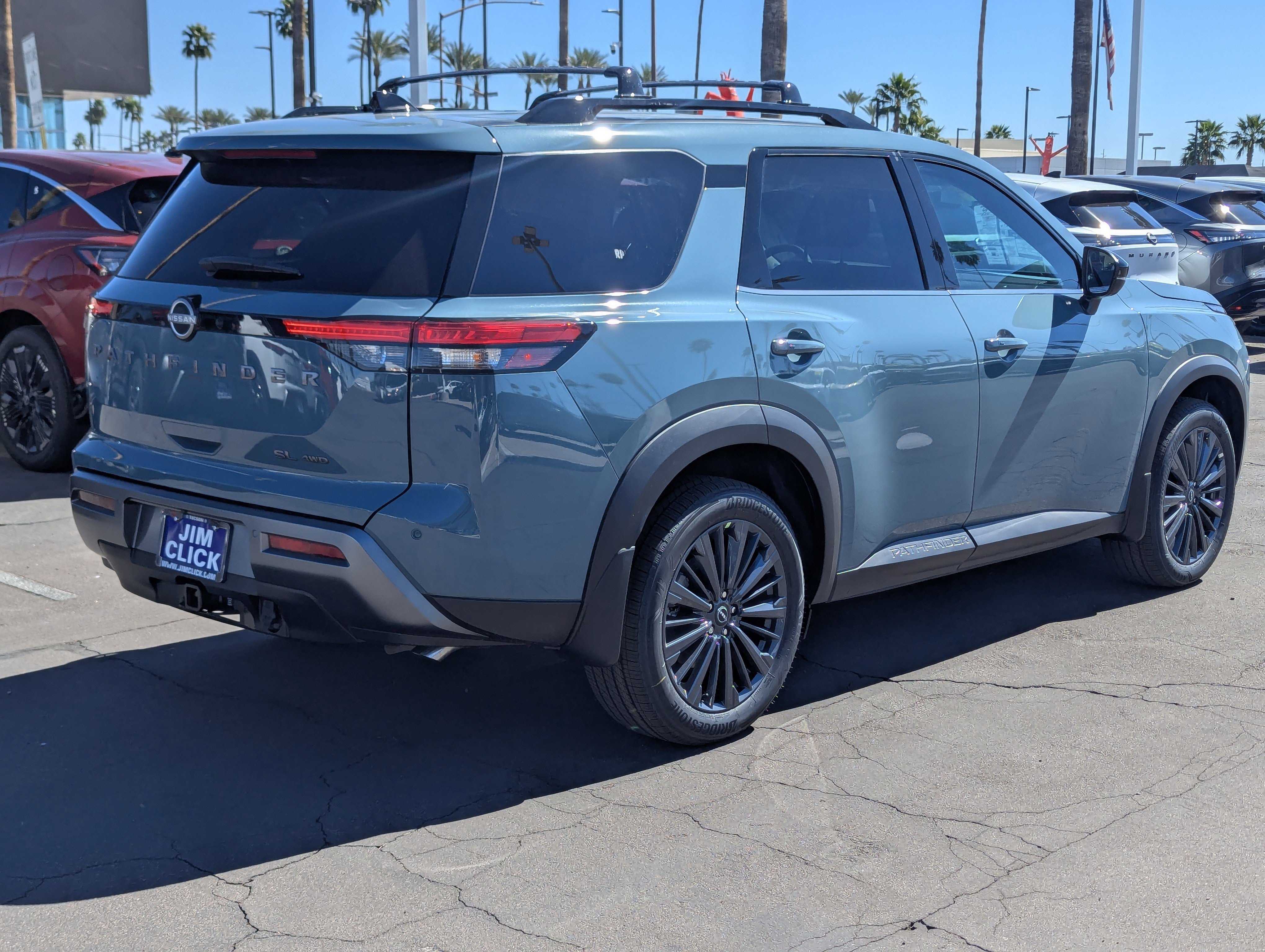 New 2026 Nissan Pathfinder SL image 2