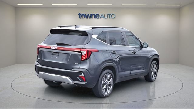 Used 2024 Kia Seltos S AWD/4WD image 5