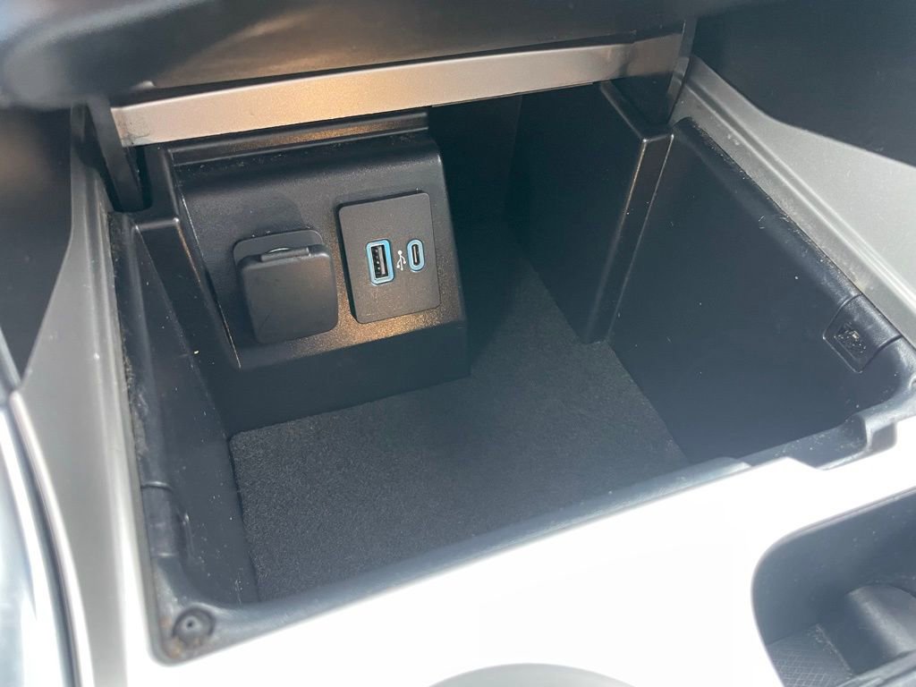 Used 2023 Ford Explorer XLT w/ Equipment Group 202A image 13