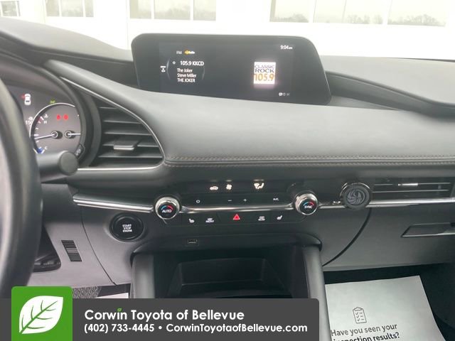 Used 2019 MAZDA MAZDA3 Sedan w/ Preferred Package image 17