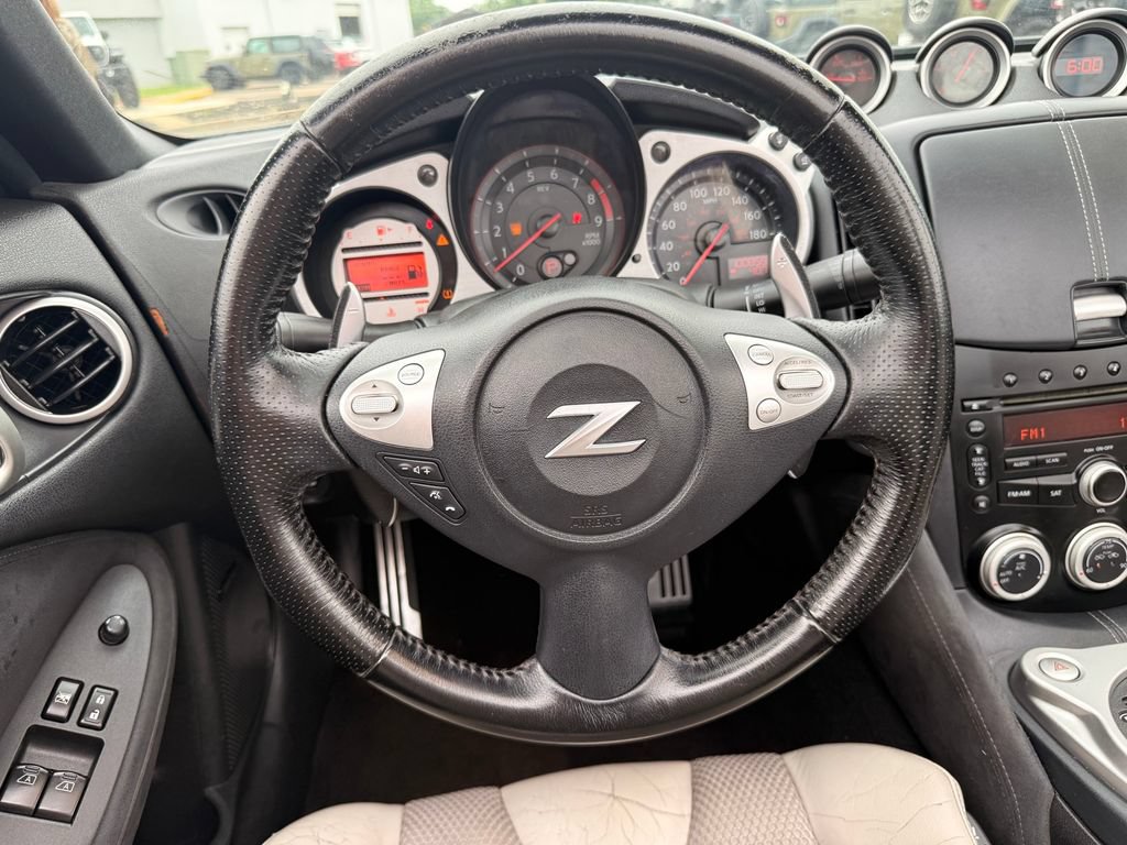 Used 2011 Nissan 370Z Touring RWD image 29