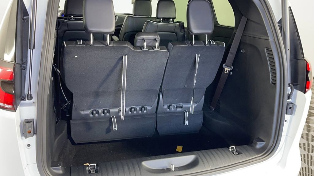 New 2025 Chrysler Pacifica Limited image 34