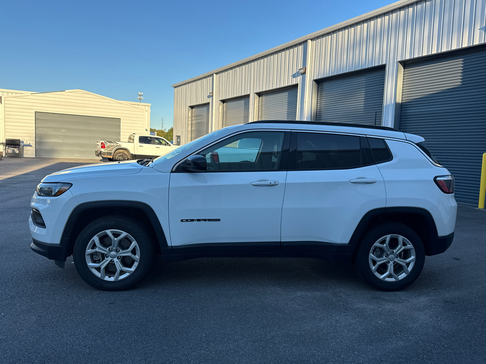 Used 2024 Jeep Compass Latitude AWD/4WD image 8