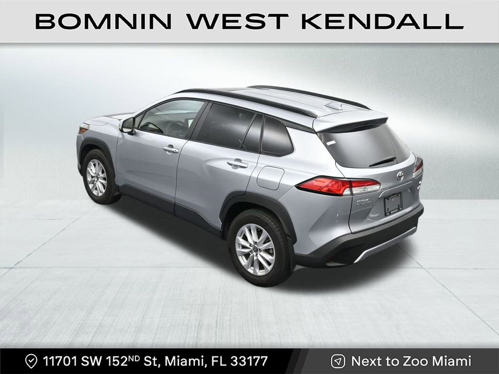 Used 2024 Toyota Corolla Cross LE image 15