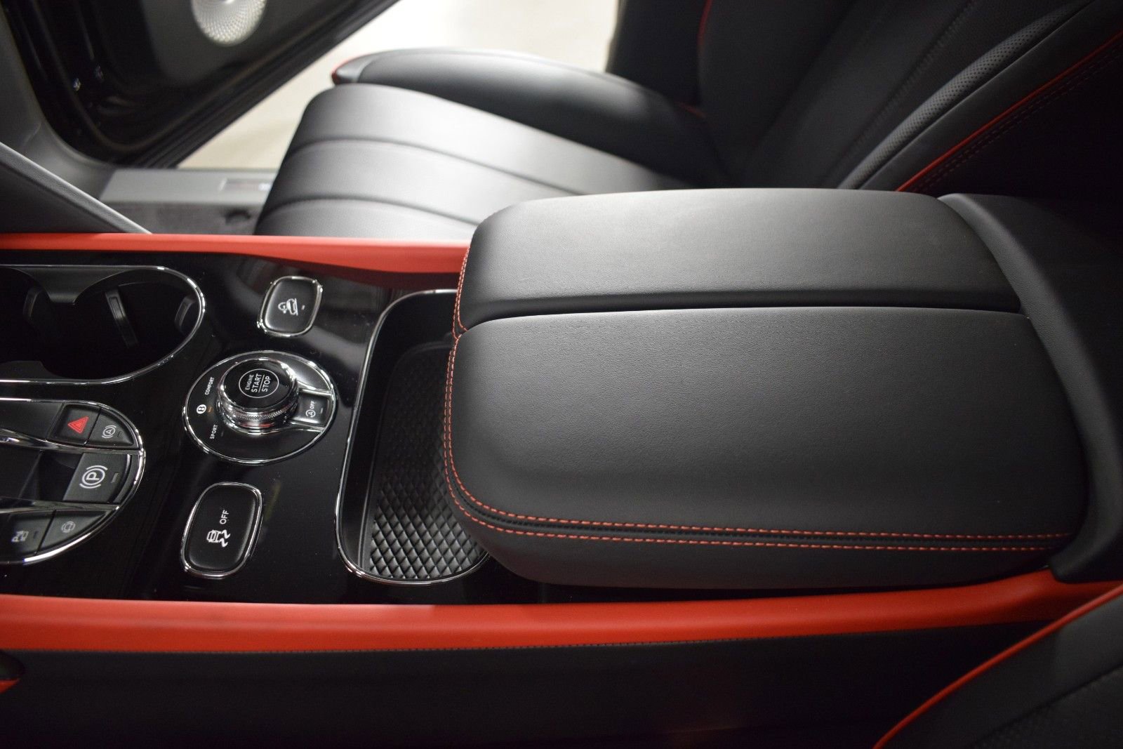 New 2025 Bentley Bentayga AWD/4WD image 36