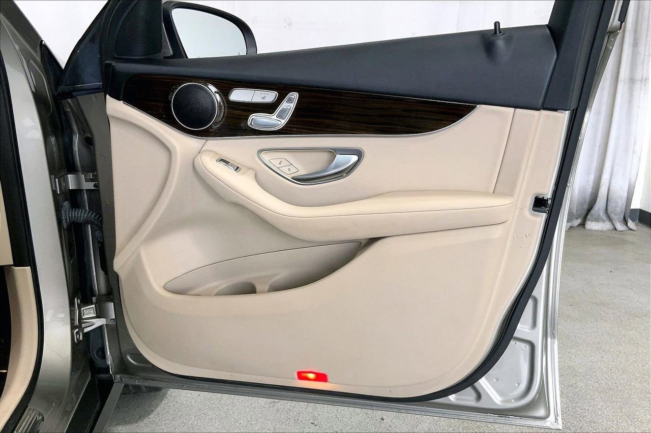 Used 2022 Mercedes-Benz GLC 300 image 26