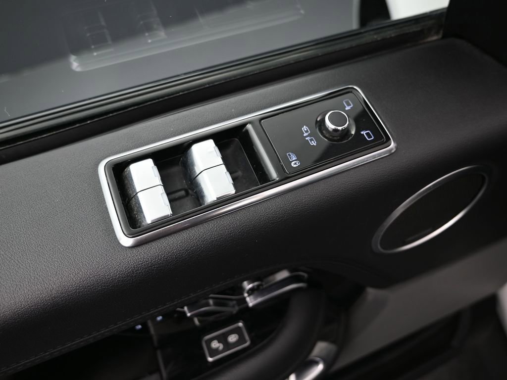 Used 2018 Land Rover Range Rover image 21
