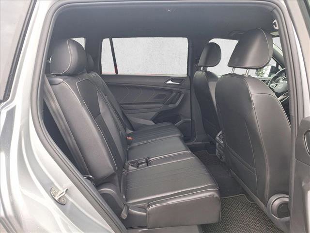 Used 2022 Volkswagen Tiguan SE R-Line image 18