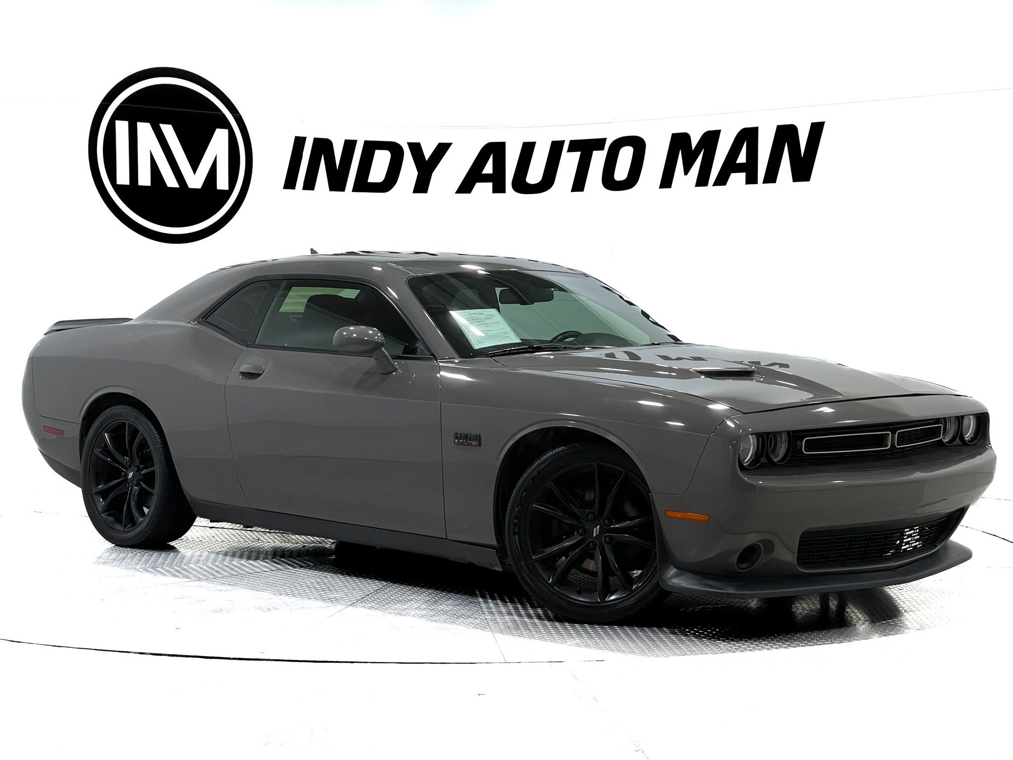 Used 2017 Dodge Challenger R/T w/ Driver Convenience Group image 2