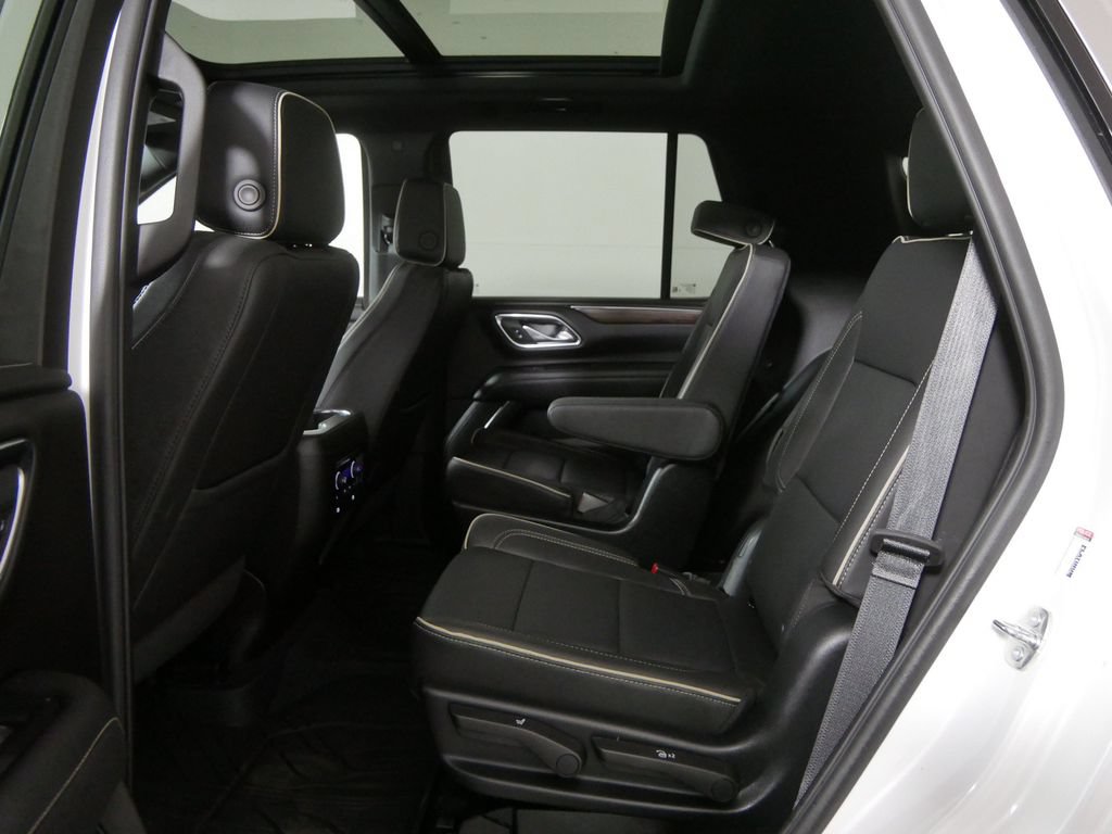 Used 2024 Chevrolet Tahoe Premier AWD/4WD image 23