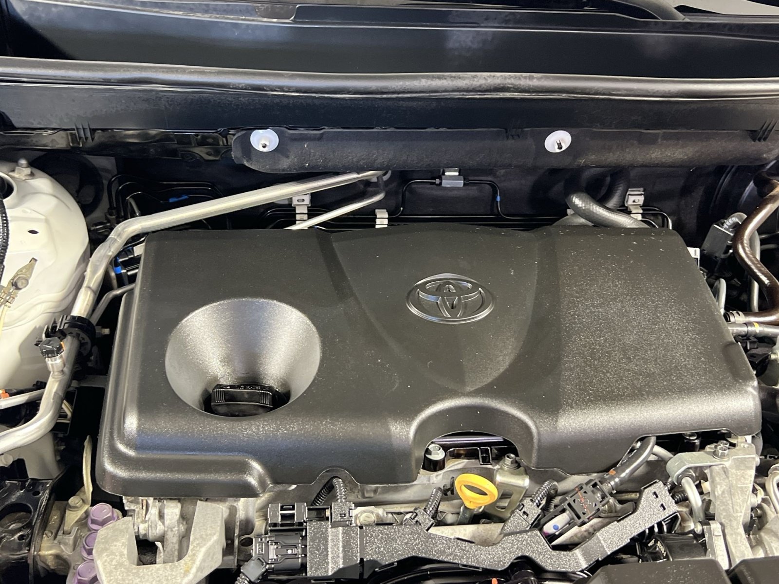 Used 2020 Toyota RAV4 Limited AWD/4WD image 29