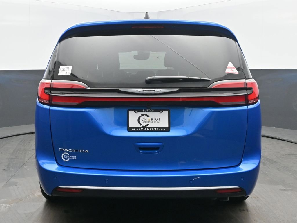 New 2026 Chrysler Pacifica Select image 5