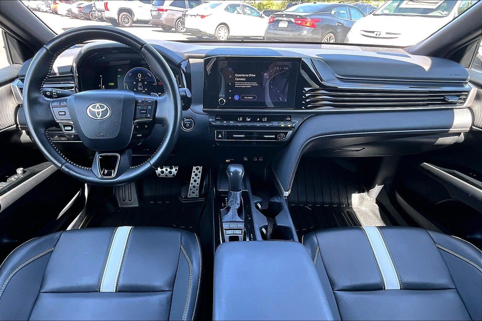Used 2025 Toyota Camry SE FWD image 14