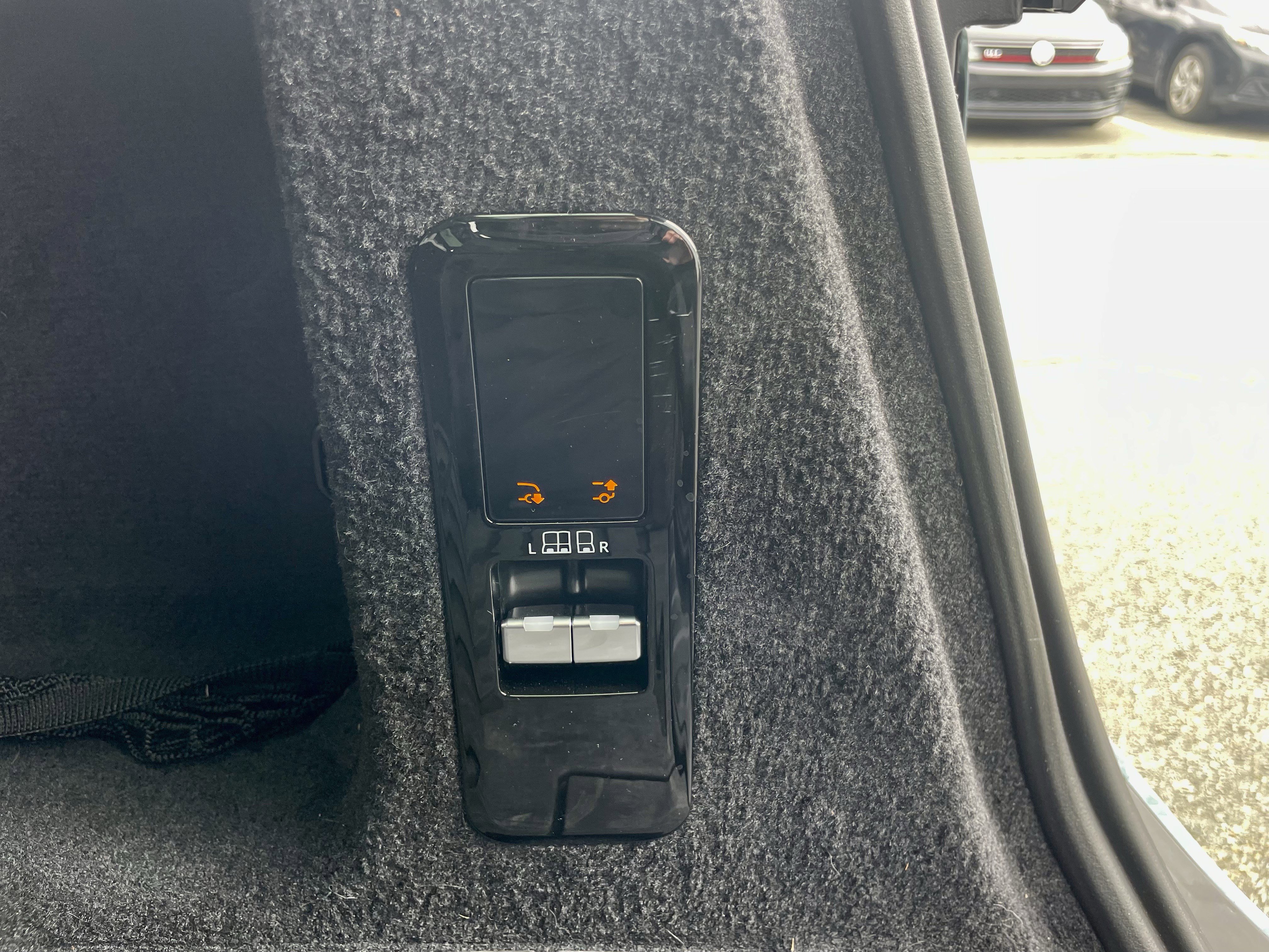 Certified 2024 Land Rover Range Rover Sport SE image 38