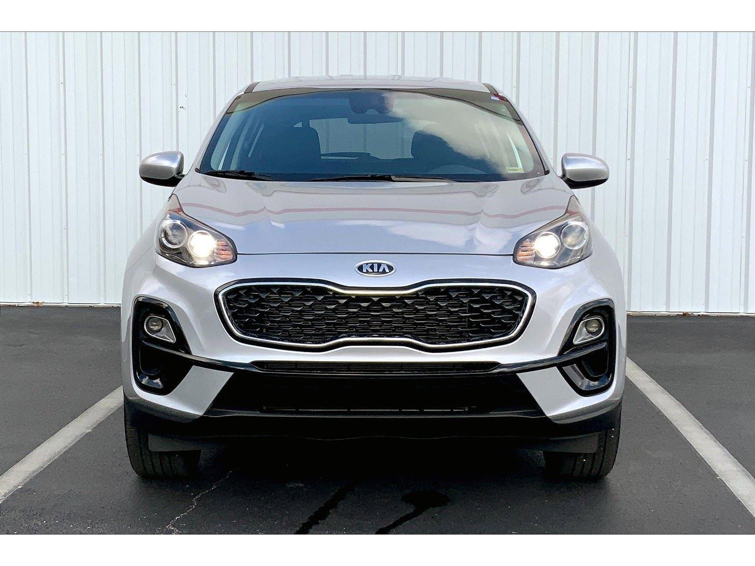 Used 2022 Kia Sportage LX image 3