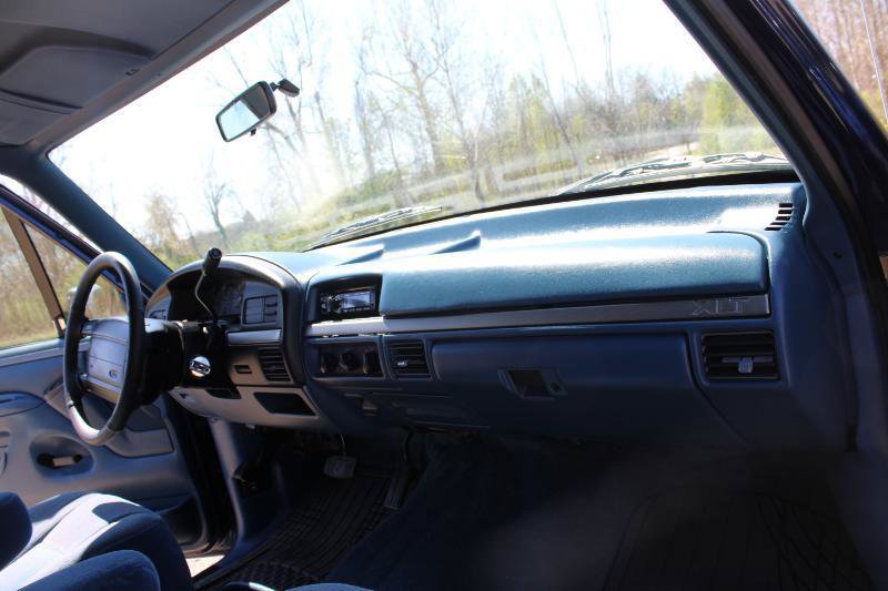 Used 1994 Ford Bronco XLT image 12