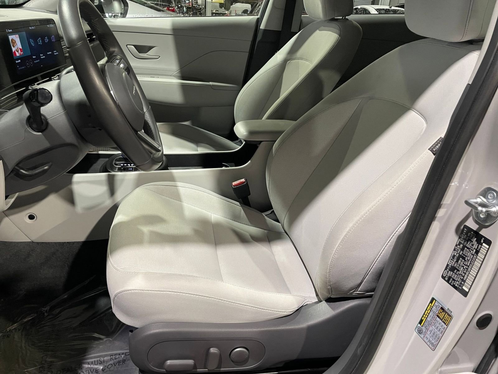 Used 2025 Hyundai Kona SEL image 28