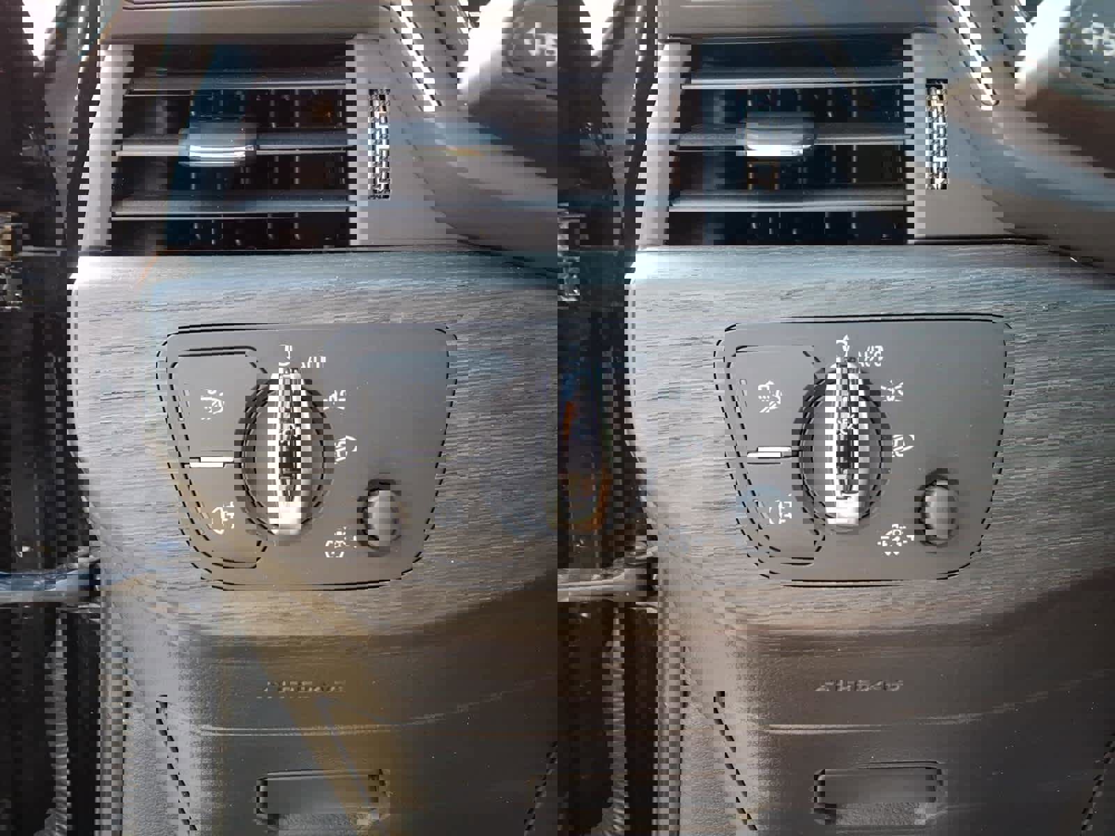 Used 2017 Audi A4 2.0T Premium w/ Convenience Package image 24