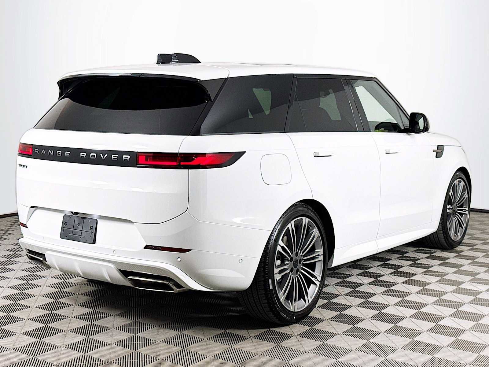 New 2026 Land Rover Range Rover Sport Dynamic SE AWD/4WD image 5
