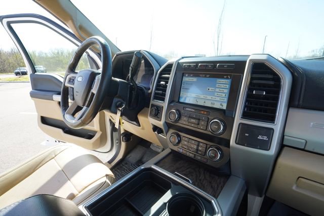 Used 2019 Ford F250 Lariat w/ Chrome Package image 30