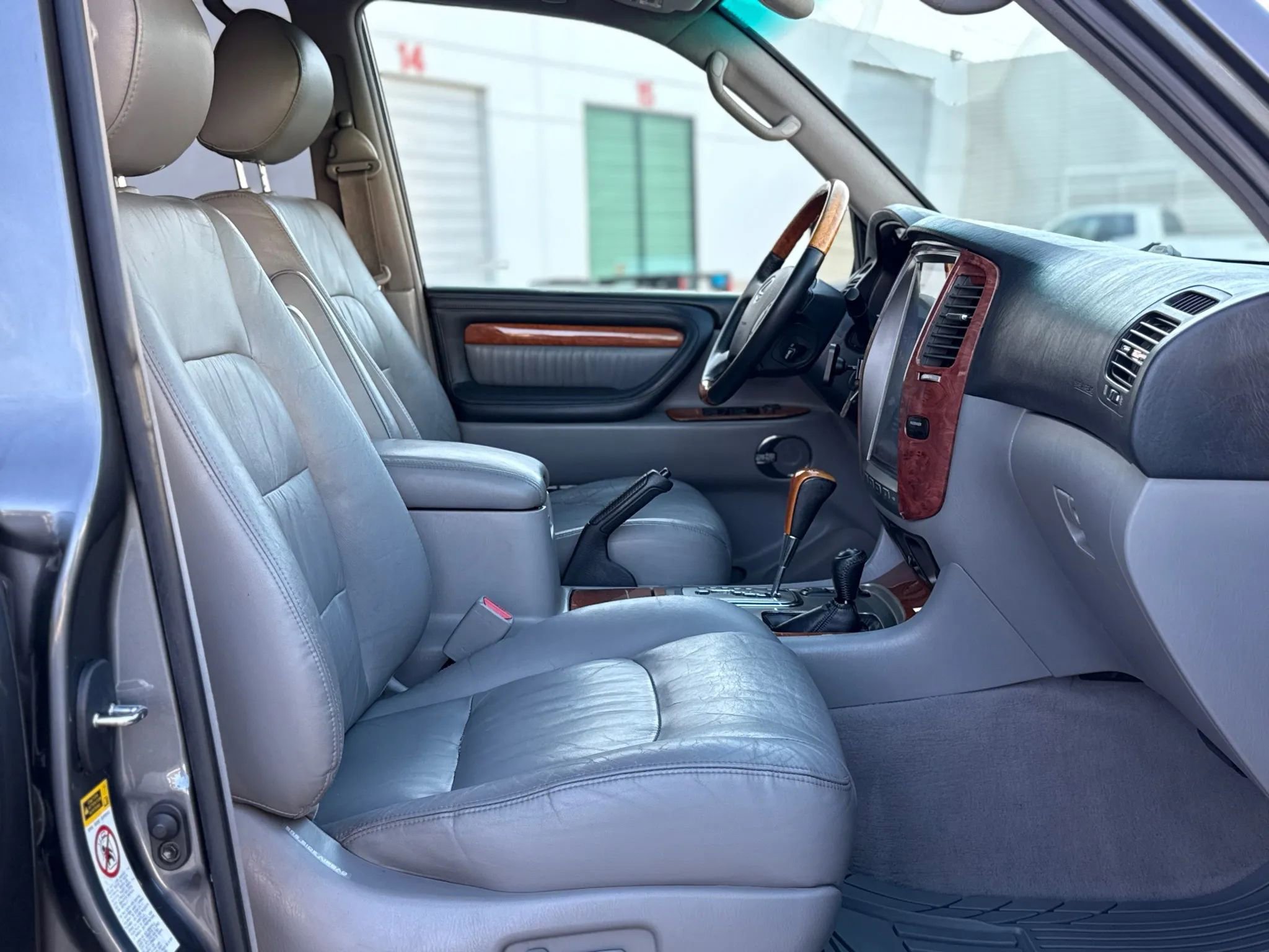 Used 2005 Lexus LX 470 4WD image 30