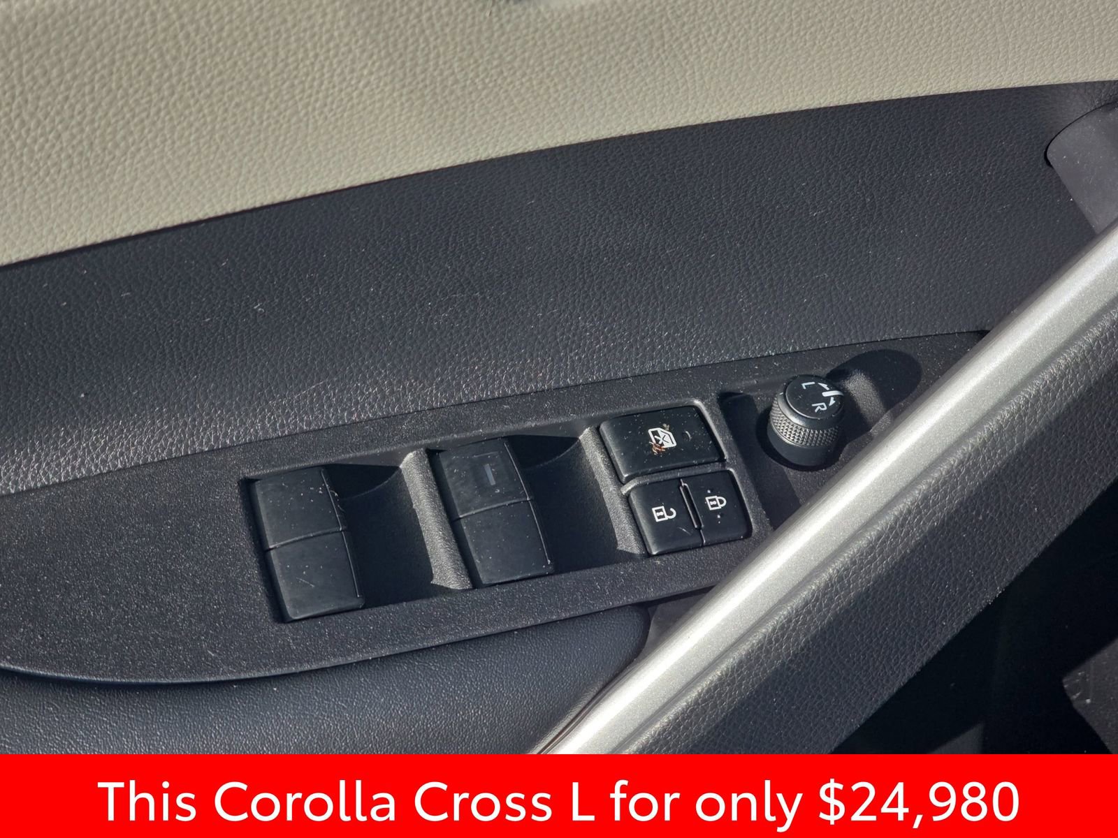 Used 2024 Toyota Corolla Cross L image 34