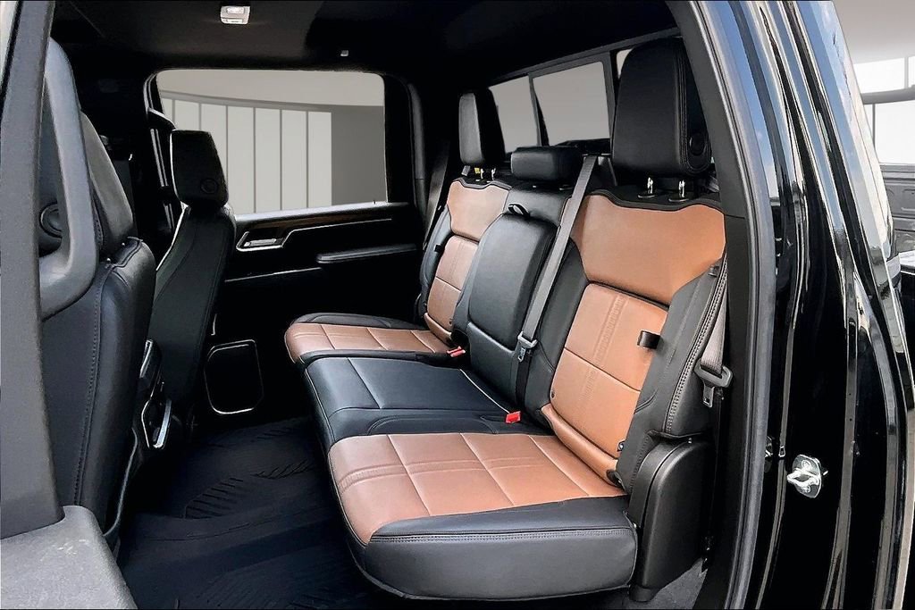 Certified 2024 Chevrolet Silverado 3500 High Country w/ High Country Premium Package image 21