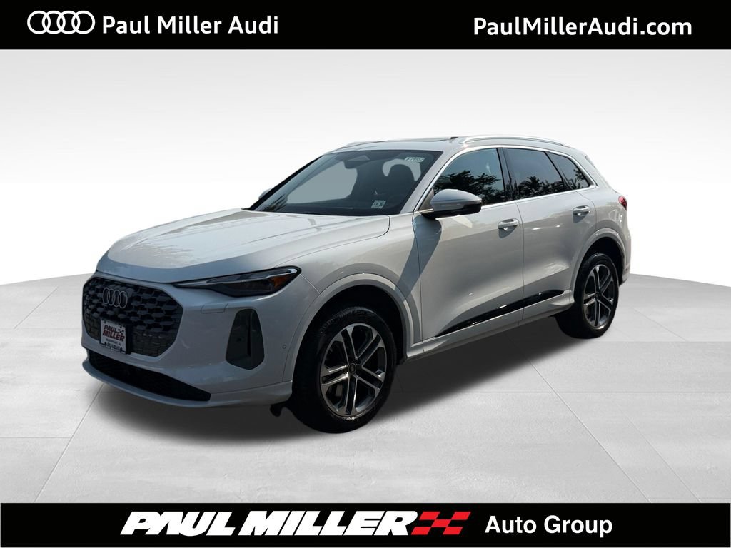 Used 2025 Audi Q5 Premium w/ Convenience Package AWD/4WD image 1