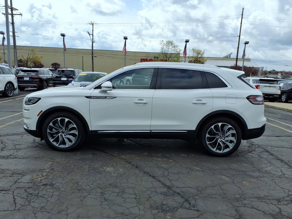 Certified 2022 Lincoln Nautilus Reserve w/ Luxury Package AWD/4WD image 4