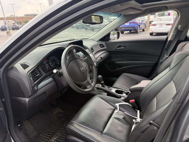 Used 2013 Acura ILX w/ Technology Package FWD image 4