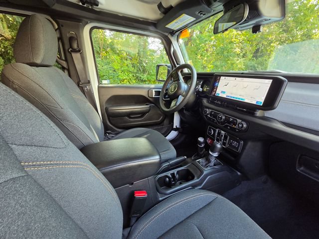 Used 2024 Jeep Wrangler Unlimited AWD/4WD image 20