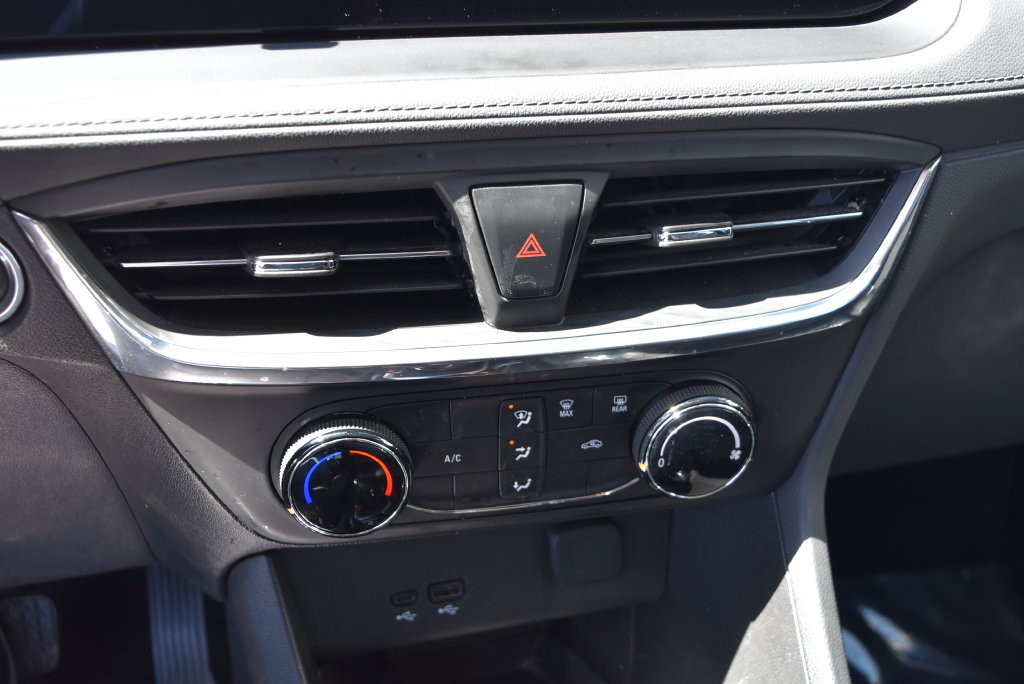 Used 2025 Buick Encore GX Preferred AWD/4WD image 16
