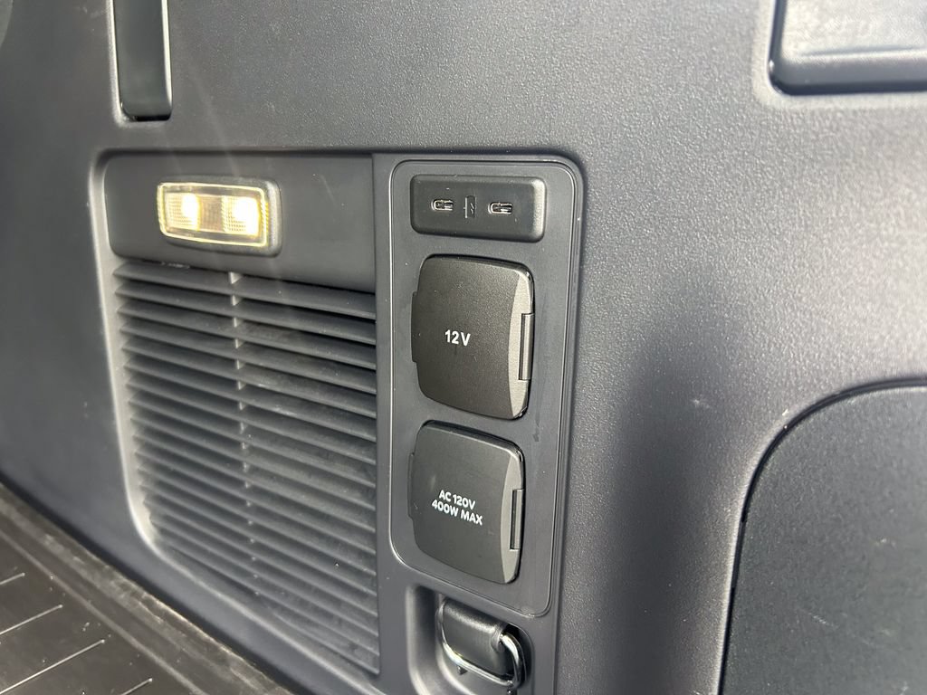 Certified 2025 Lincoln Navigator L Reserve AWD/4WD image 18